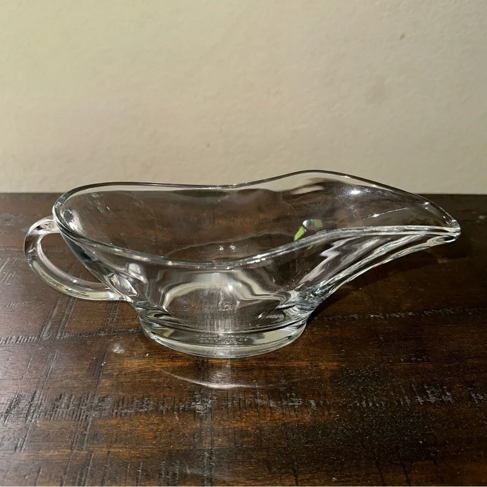 Vintage Anchor Hocking Traditional Glass Gravy Boat-Made in USA